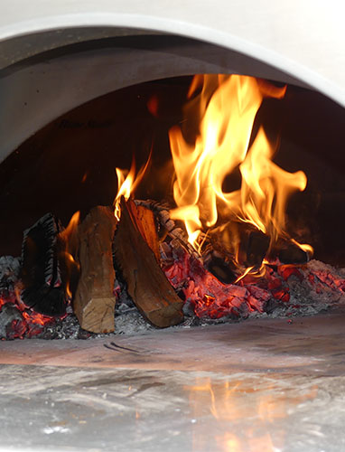 Feuer im Pizza-Wagen